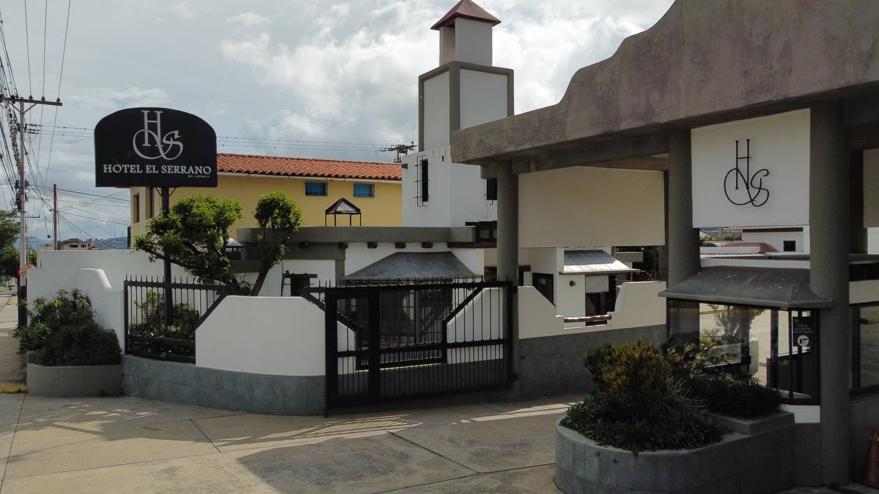 Hotel El Serrano
